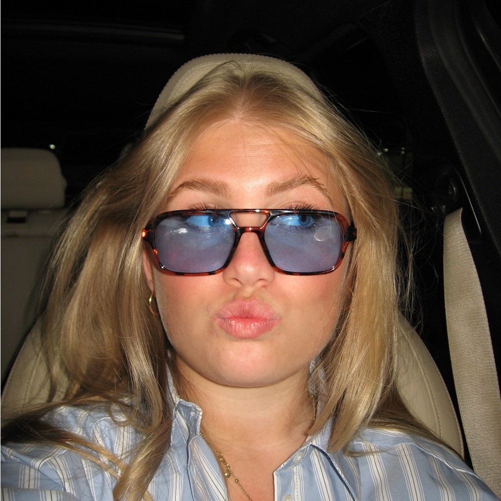 Meet your Posher, Elle